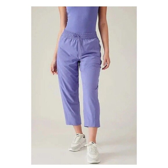 ATHLETA Arrival Pant Size 10 Purple NEW Active Cropped  Performance Workout - Picture 1 of 12
